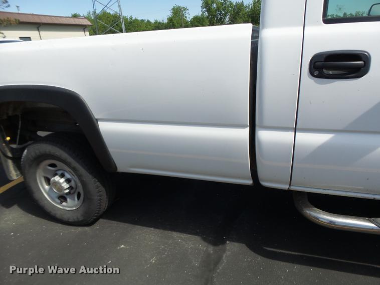 image for item DF9270 2006 Chevrolet Silverado 2500HD pickup truck