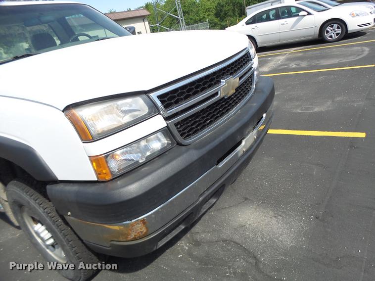 image for item DF9270 2006 Chevrolet Silverado 2500HD pickup truck