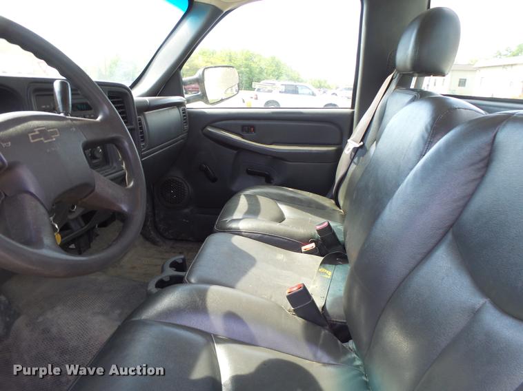 image for item DF9270 2006 Chevrolet Silverado 2500HD pickup truck