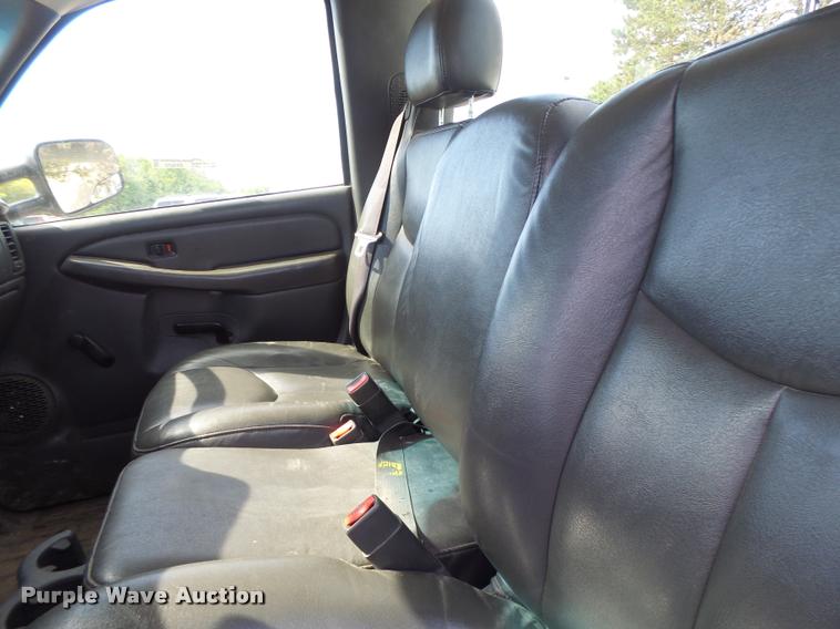 image for item DF9270 2006 Chevrolet Silverado 2500HD pickup truck