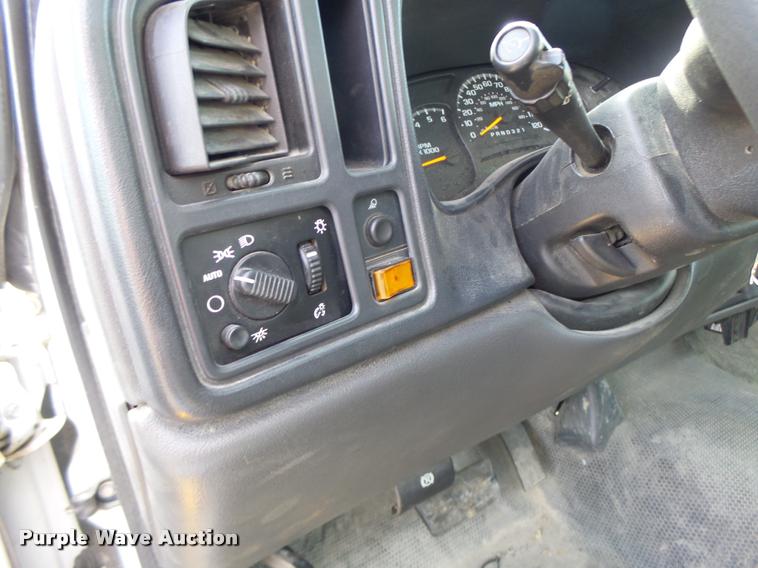 image for item DF9270 2006 Chevrolet Silverado 2500HD pickup truck