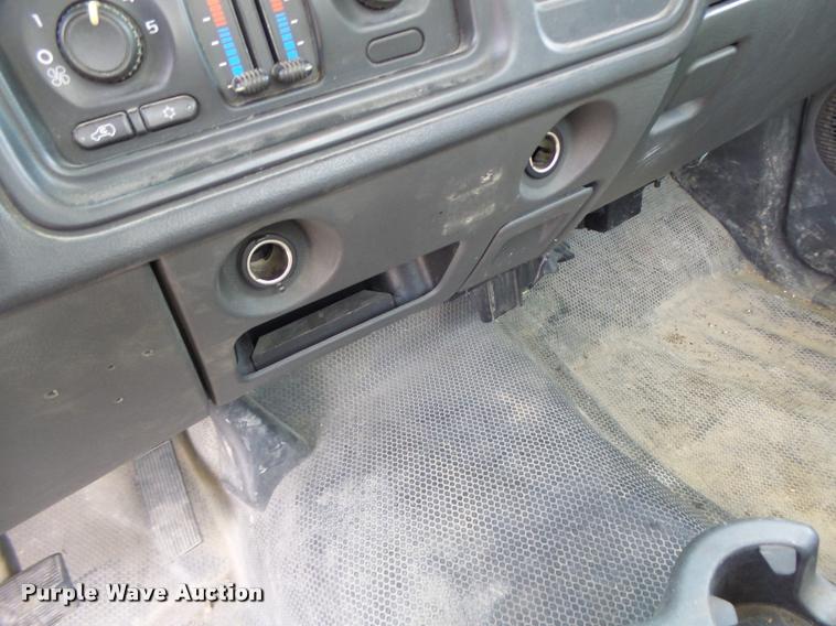 image for item DF9270 2006 Chevrolet Silverado 2500HD pickup truck