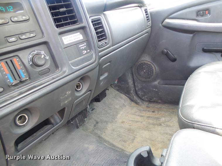 image for item DF9270 2006 Chevrolet Silverado 2500HD pickup truck