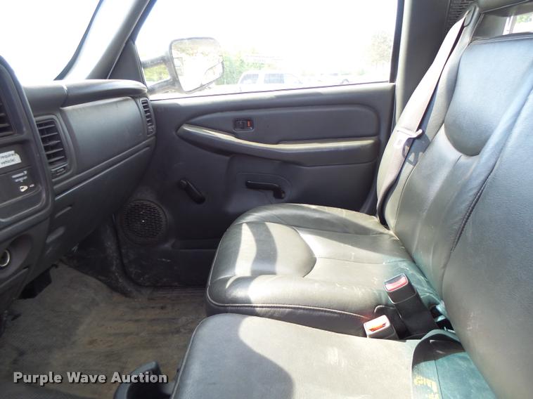 image for item DF9270 2006 Chevrolet Silverado 2500HD pickup truck