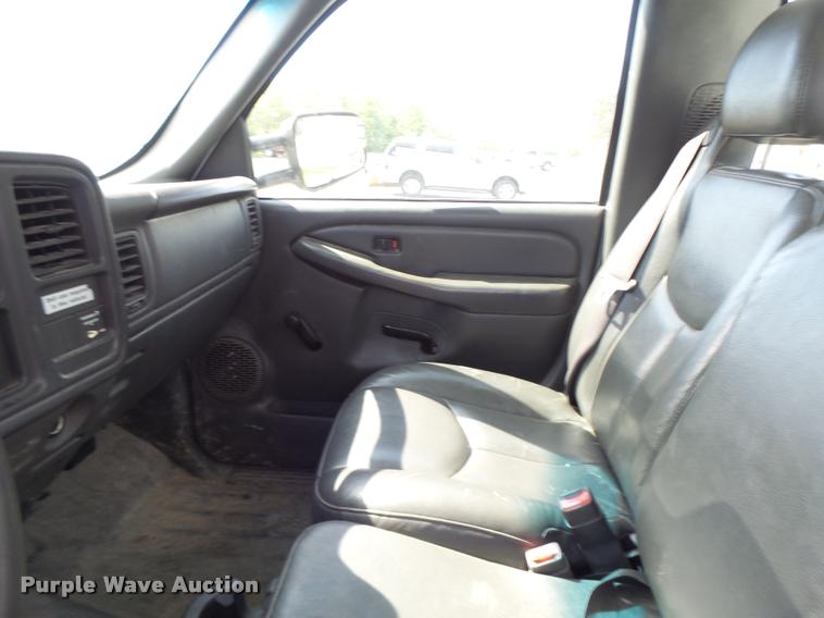 image for item DF9270 2006 Chevrolet Silverado 2500HD pickup truck