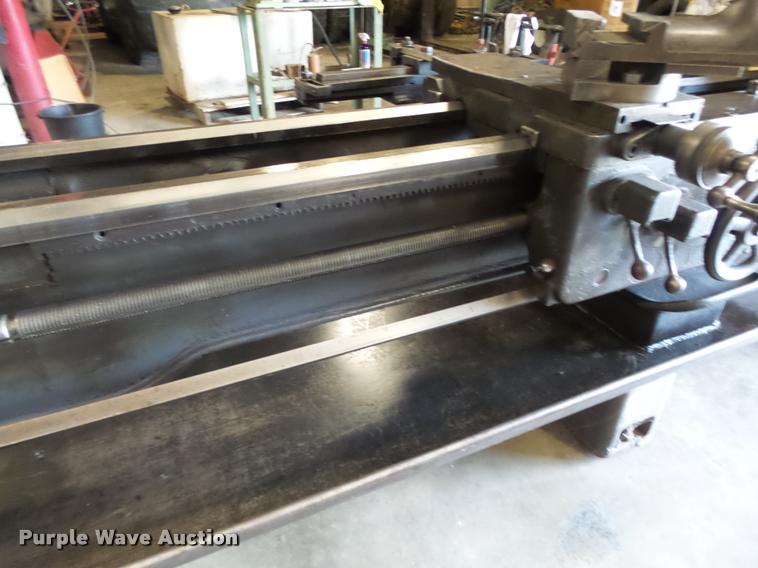 image for item DF9287 Cincinnati lathe