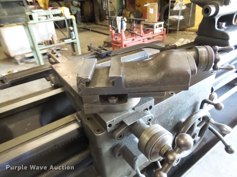 image for item DF9287 Cincinnati lathe