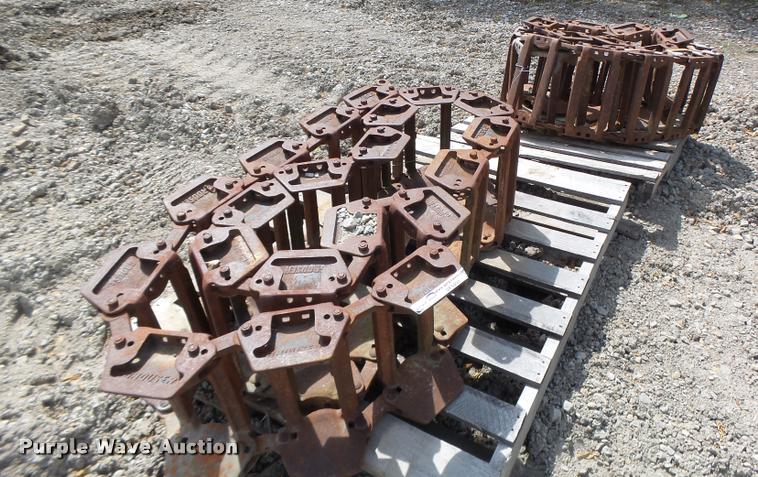 image for item DF9291 Grouser skid steer tracks