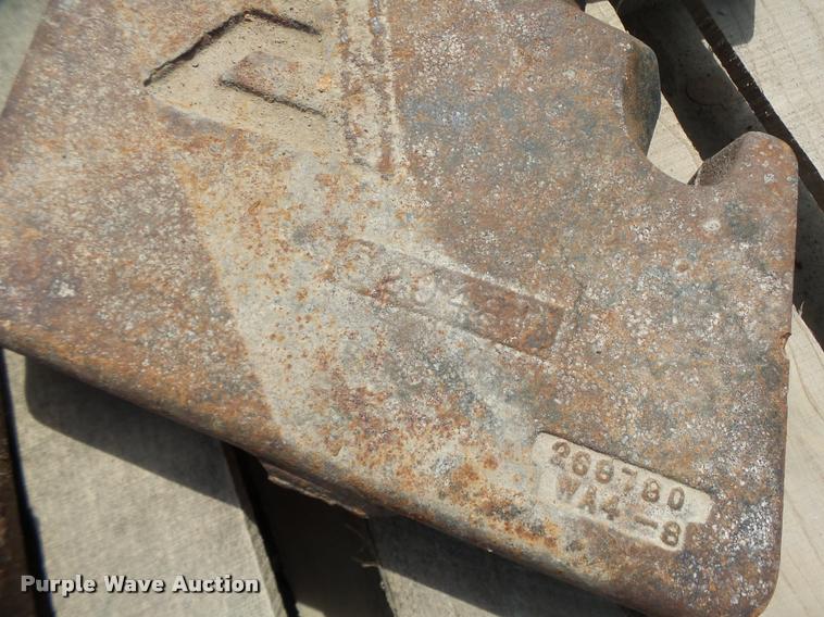 image for item DF9293 Allis Chalmers suitcase weights