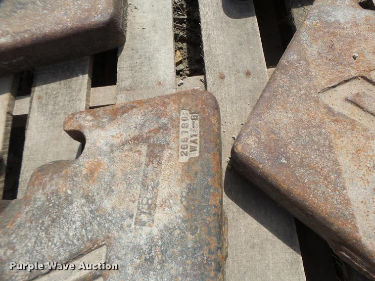 image for item DF9293 Allis Chalmers suitcase weights