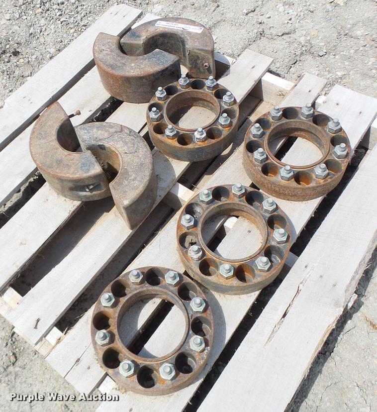 image for item DF9298 Skid steer wheel weights