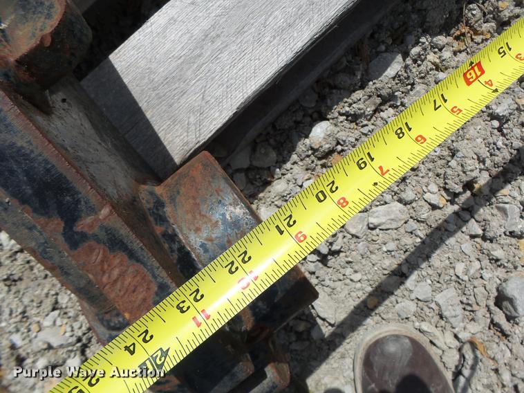 image for item DF9301 Esco hydraulic thumb