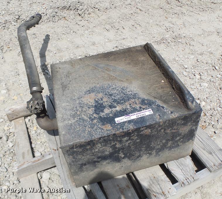 image for item DF9303 Hydraulic tank
