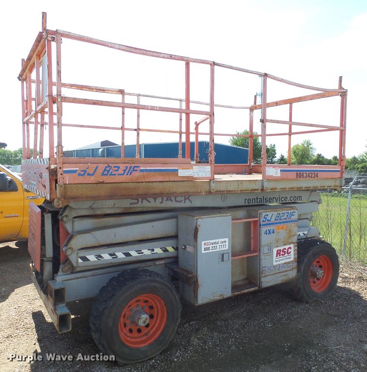 image for item DH9596 1995 Skyjack SJ8231F scissor lift