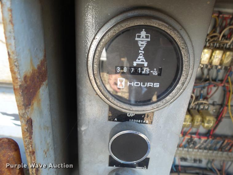 image for item DH9596 1995 Skyjack SJ8231F scissor lift