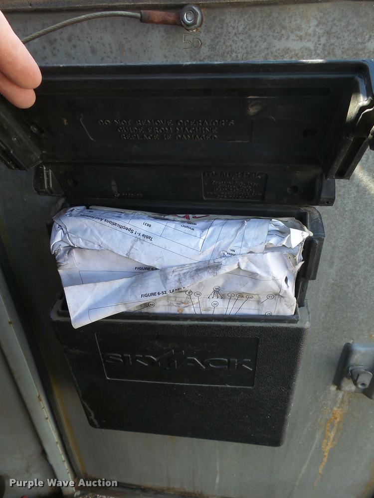 image for item DH9596 1995 Skyjack SJ8231F scissor lift