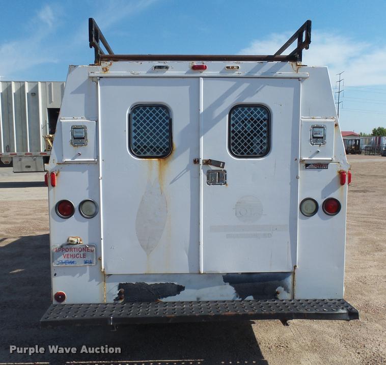 image for item DH9613 2004 Ford E350 Super Duty utility van