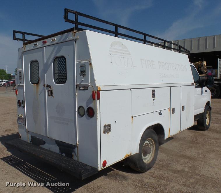 image for item DH9613 2004 Ford E350 Super Duty utility van