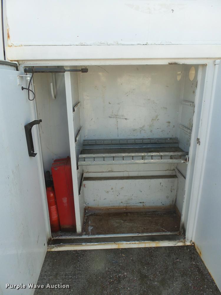 image for item DH9613 2004 Ford E350 Super Duty utility van