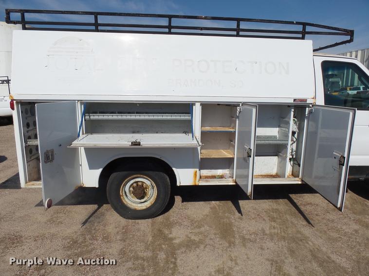 image for item DH9613 2004 Ford E350 Super Duty utility van
