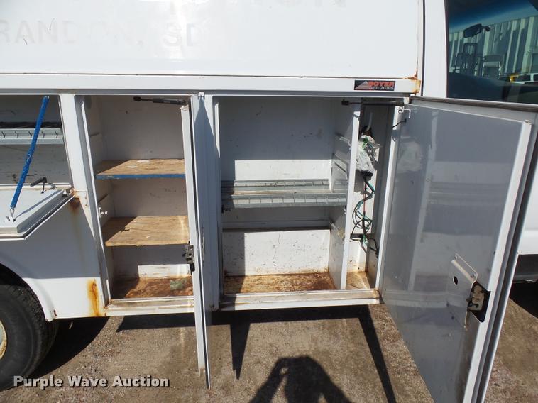image for item DH9613 2004 Ford E350 Super Duty utility van