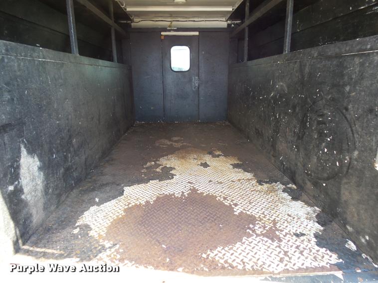 image for item DH9613 2004 Ford E350 Super Duty utility van