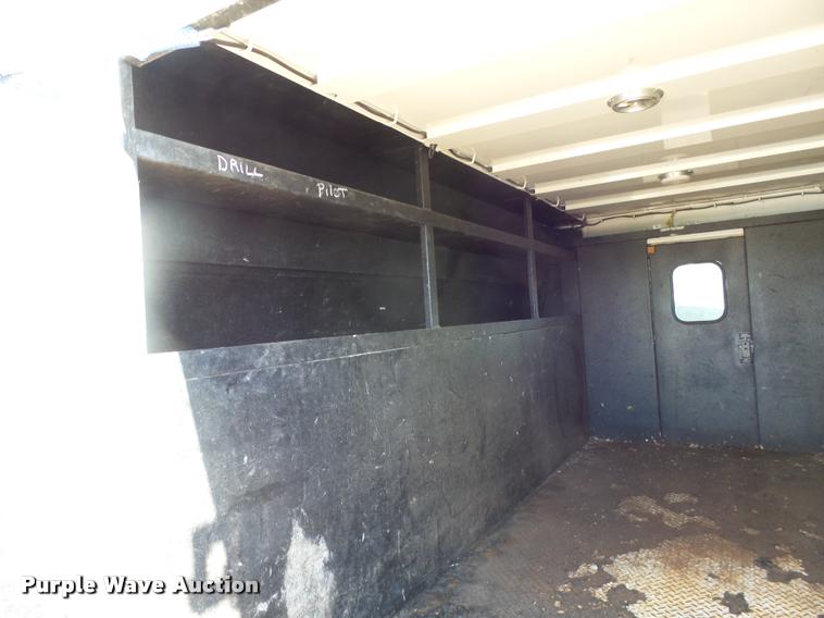 image for item DH9613 2004 Ford E350 Super Duty utility van