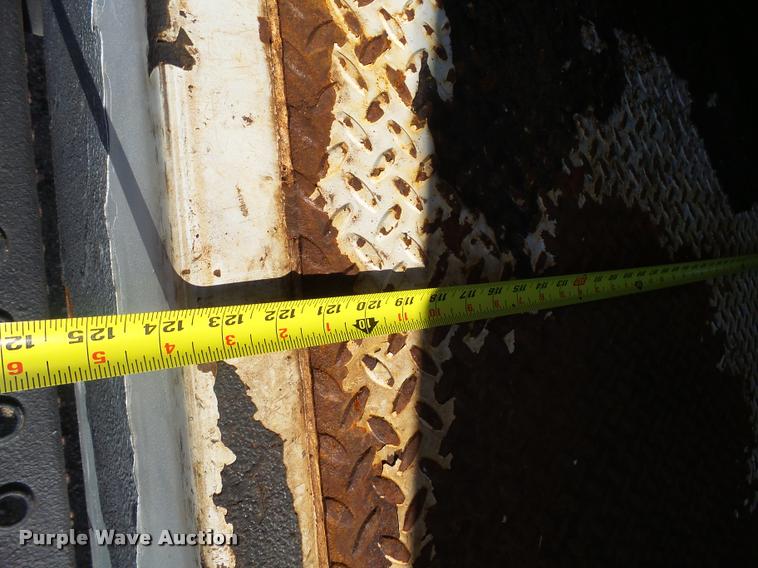 image for item DH9613 2004 Ford E350 Super Duty utility van