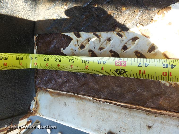 image for item DH9613 2004 Ford E350 Super Duty utility van