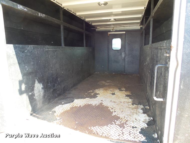 image for item DH9613 2004 Ford E350 Super Duty utility van