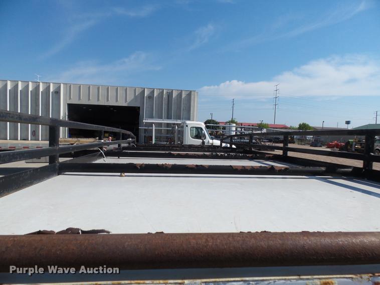 image for item DH9613 2004 Ford E350 Super Duty utility van