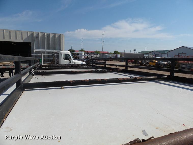 image for item DH9613 2004 Ford E350 Super Duty utility van