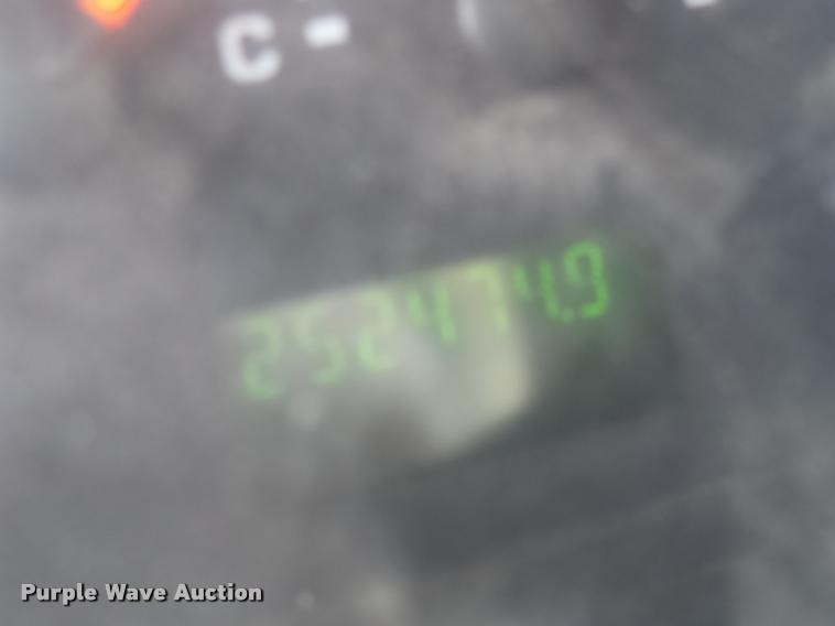 image for item DH9613 2004 Ford E350 Super Duty utility van