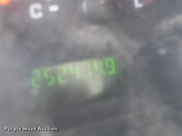 image for item DH9613 2004 Ford E350 Super Duty utility van