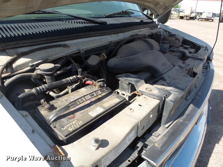 image for item DH9613 2004 Ford E350 Super Duty utility van