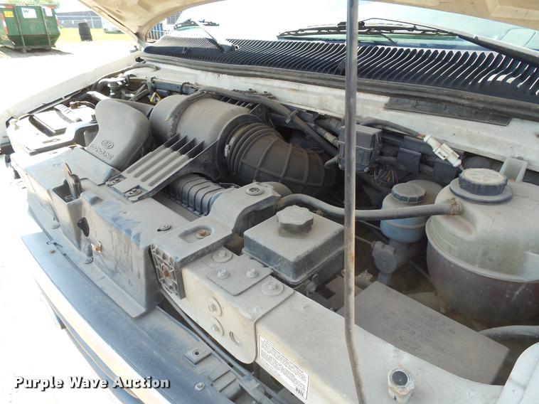 image for item DH9613 2004 Ford E350 Super Duty utility van