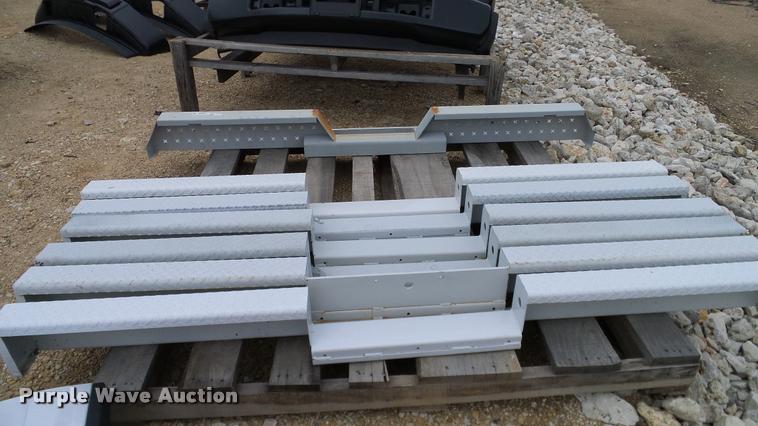 image for item DJ9988 (7) utility bed bumpers