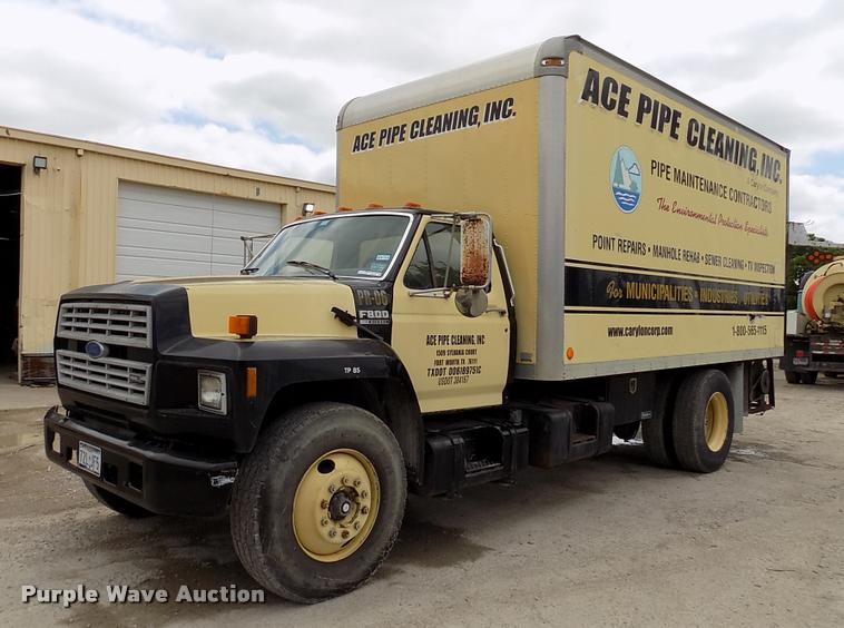 image for item DK9990 1993 Ford F800 box truck