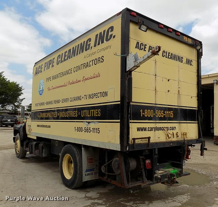 image for item DK9990 1993 Ford F800 box truck