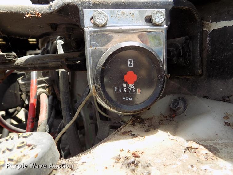 image for item DK9990 1993 Ford F800 box truck