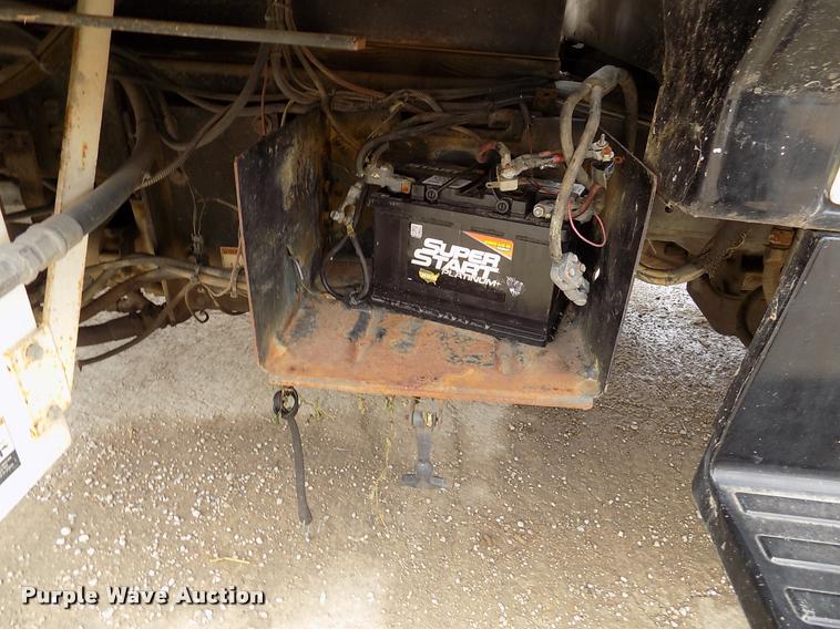 image for item DK9990 1993 Ford F800 box truck