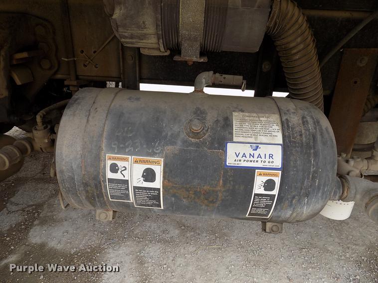 image for item DK9990 1993 Ford F800 box truck