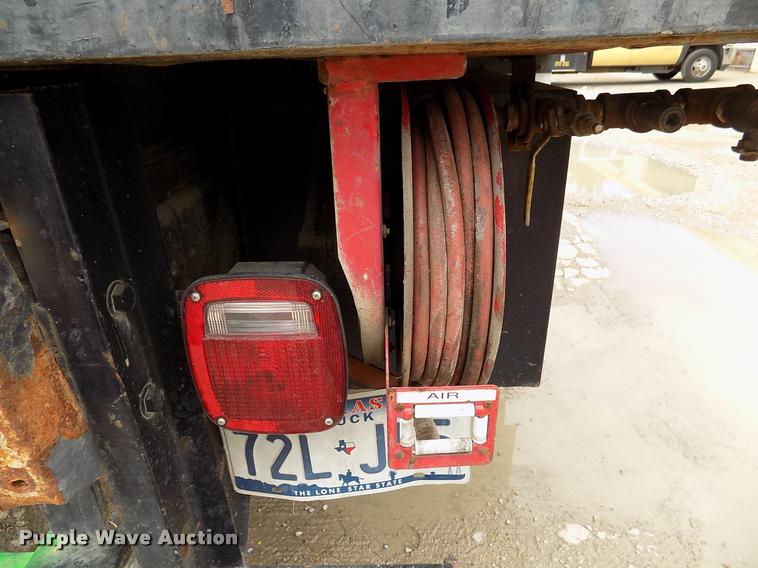 image for item DK9990 1993 Ford F800 box truck