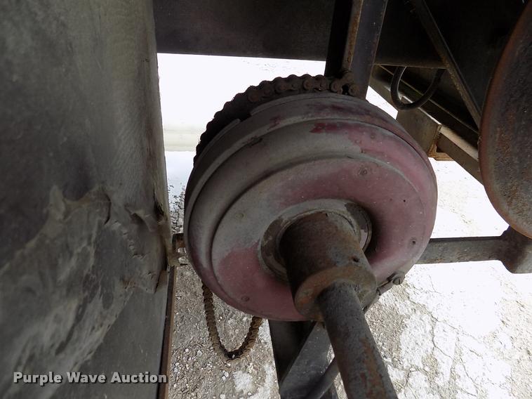 image for item DK9990 1993 Ford F800 box truck