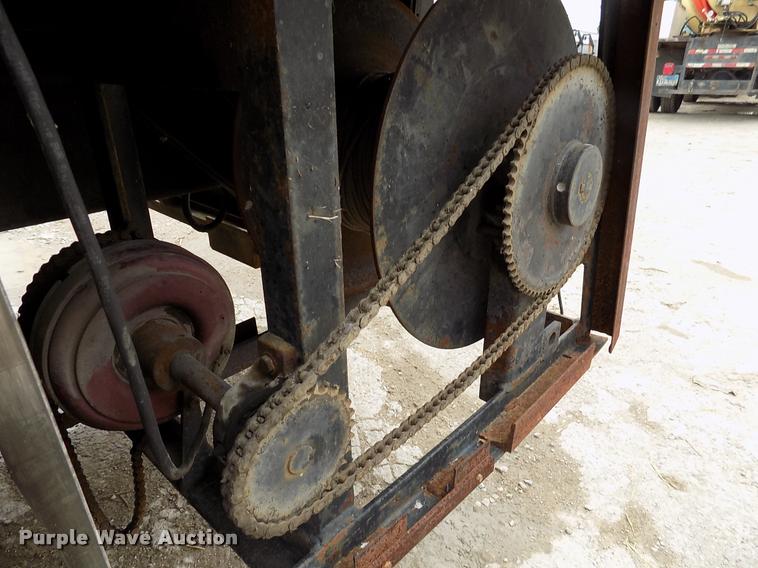 image for item DK9990 1993 Ford F800 box truck