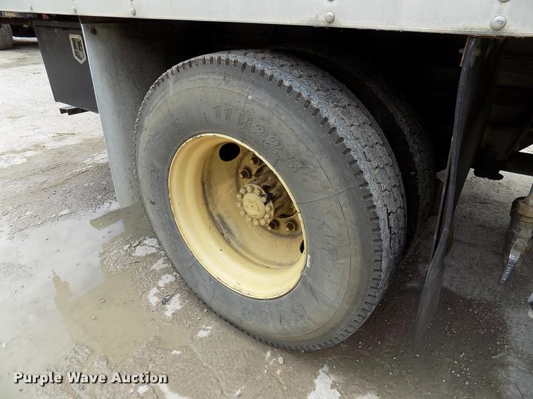 image for item DK9990 1993 Ford F800 box truck