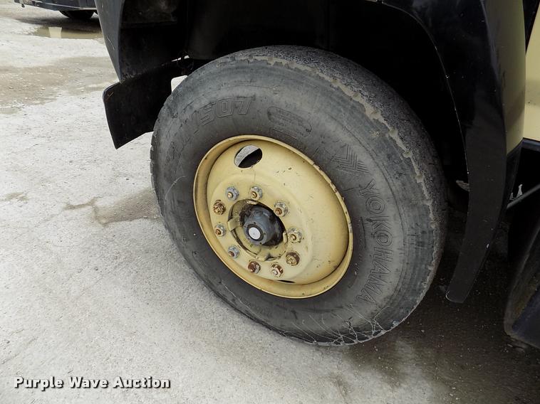 image for item DK9990 1993 Ford F800 box truck