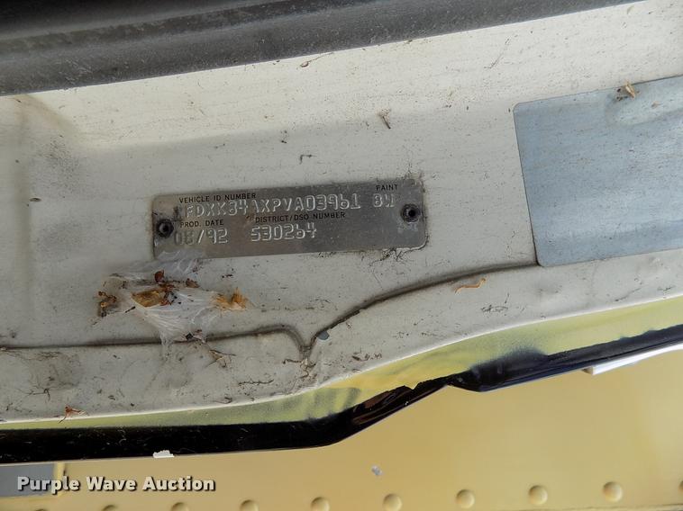 image for item DK9990 1993 Ford F800 box truck