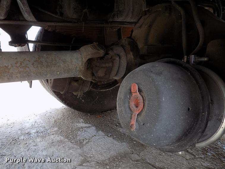 image for item DK9990 1993 Ford F800 box truck