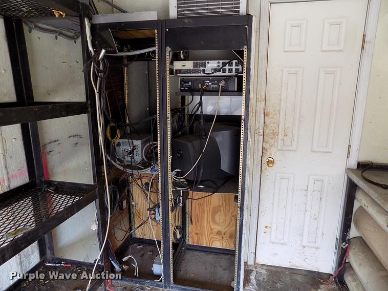 image for item DK9990 1993 Ford F800 box truck